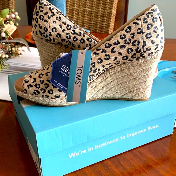 Toms Shoes - NWT TOMS Michelle Leopard Print Peep Toe Rope Wedges